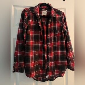 American Eagle Outfitters Red and Black Plaid Button-Up Shirt